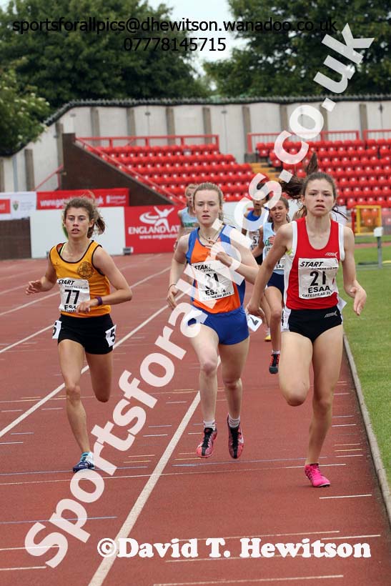 Junior girls 800 metres, 2015 English Schools Track and Field Champs., Gateshead Stadium. Photo: David T. Hewitson/Sports for All Pics